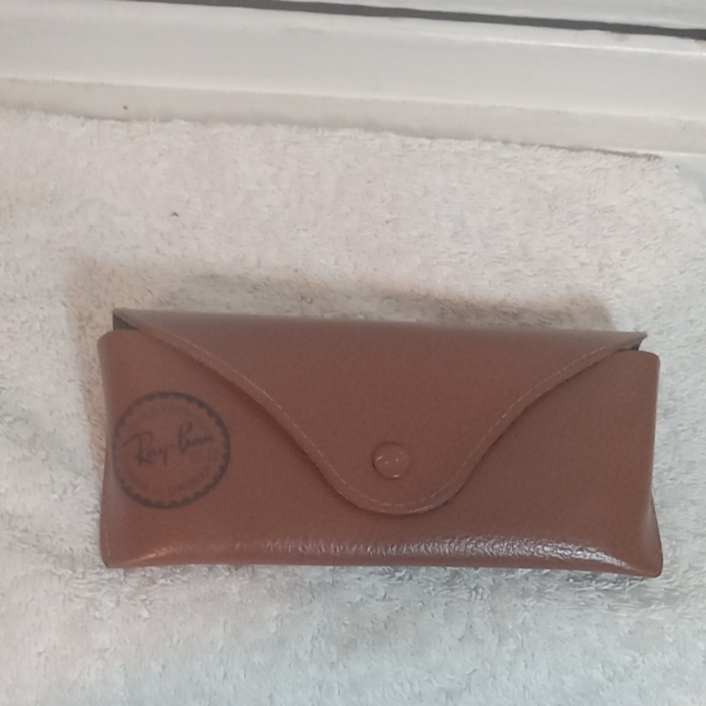 Ray-Ban Case
